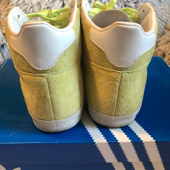 Gazelle OG Mid Ed W in color Glow - Picture 3 of 4